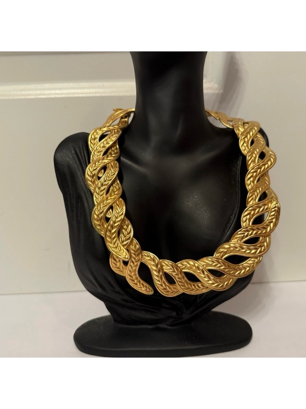 ANNE KLEIN NECKLACE GOLD TONE STATEMENT SWIRLS LINKS VINTAGE SIGNED 17” CHOKER